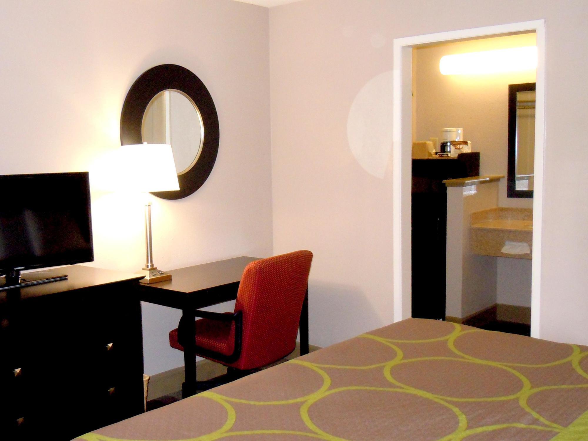 Super 8 By Wyndham Salinas Motel Ngoại thất bức ảnh